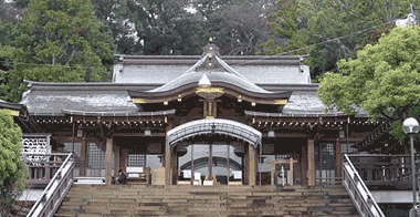 諏訪神社の本殿の写真